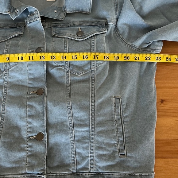 Womens Light Wash Jean Jacket | Blue Light Wash Jean Jacket | Denim Jacket Women - Picture 6 of 9